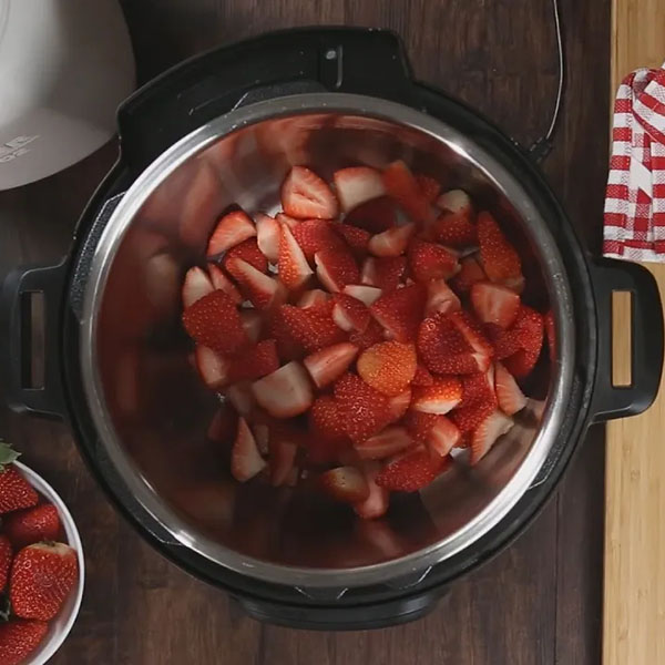 Инстант Пот | Видео рецепта за Класическо сладко от ягоди