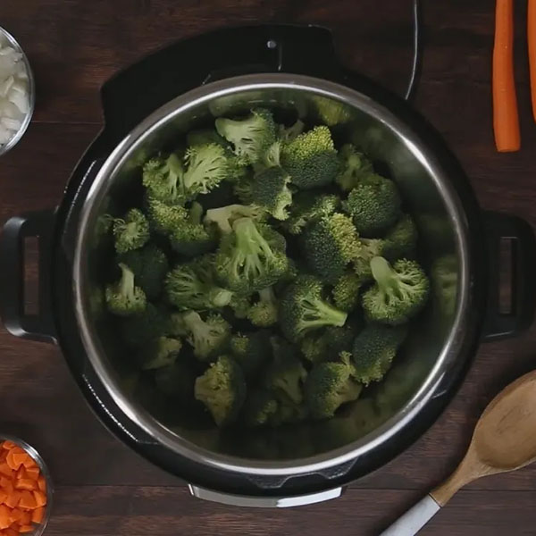 Инстант Пот | Видео рецепта за Крем супа от броколи и чедър