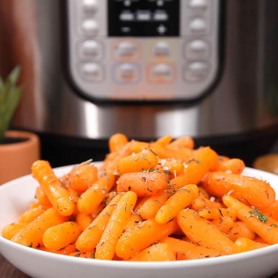 Инстант Пот | Рецепта за Глазирани бейби моркови с мед и билки